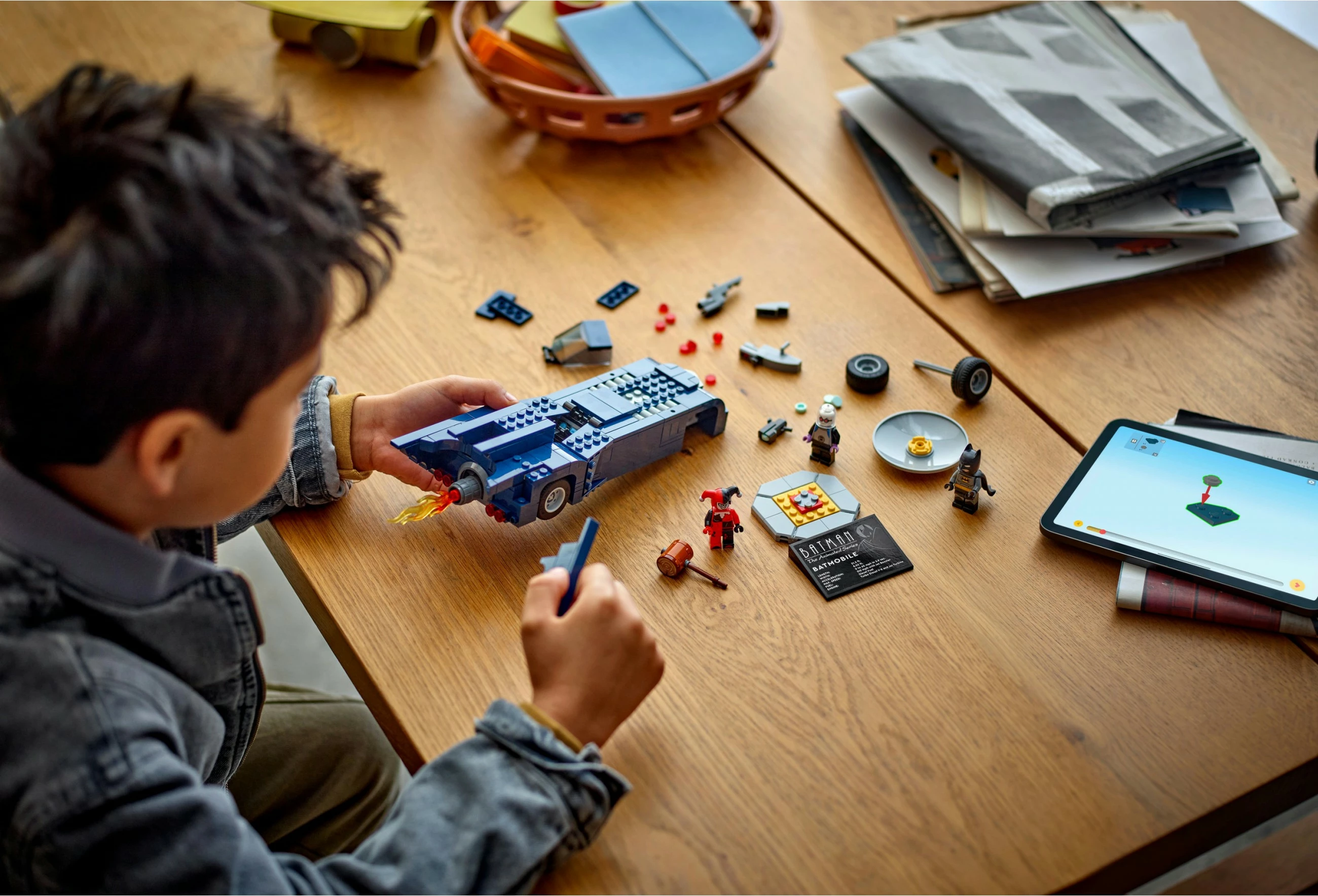 Set ndërtimi LEGO Batman me Batmobile, Harley Quinn dhe Mr. Freeze, 435 pjesë