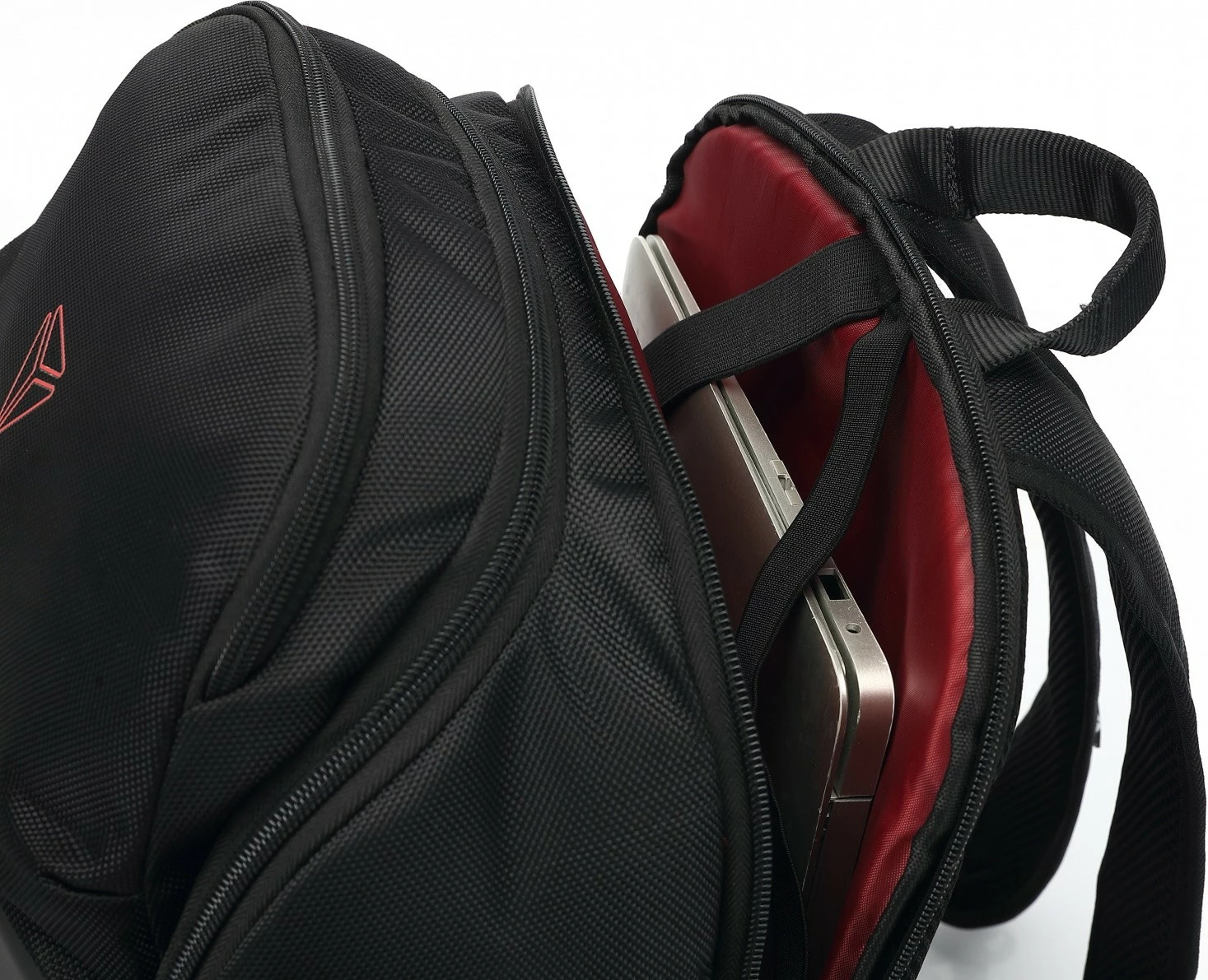 Çantë shpine për laptop YENKEE YBB 1503 SHIELD, 15.6", e zezë/kuqe