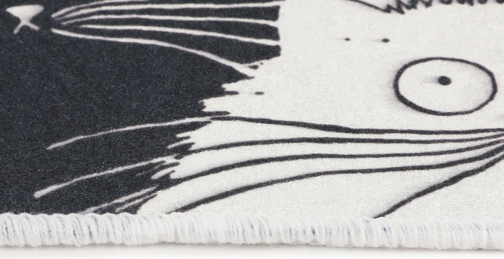 Tapet për banjo, Mijölnir, dizajn me macë të bardha, 40x60cm