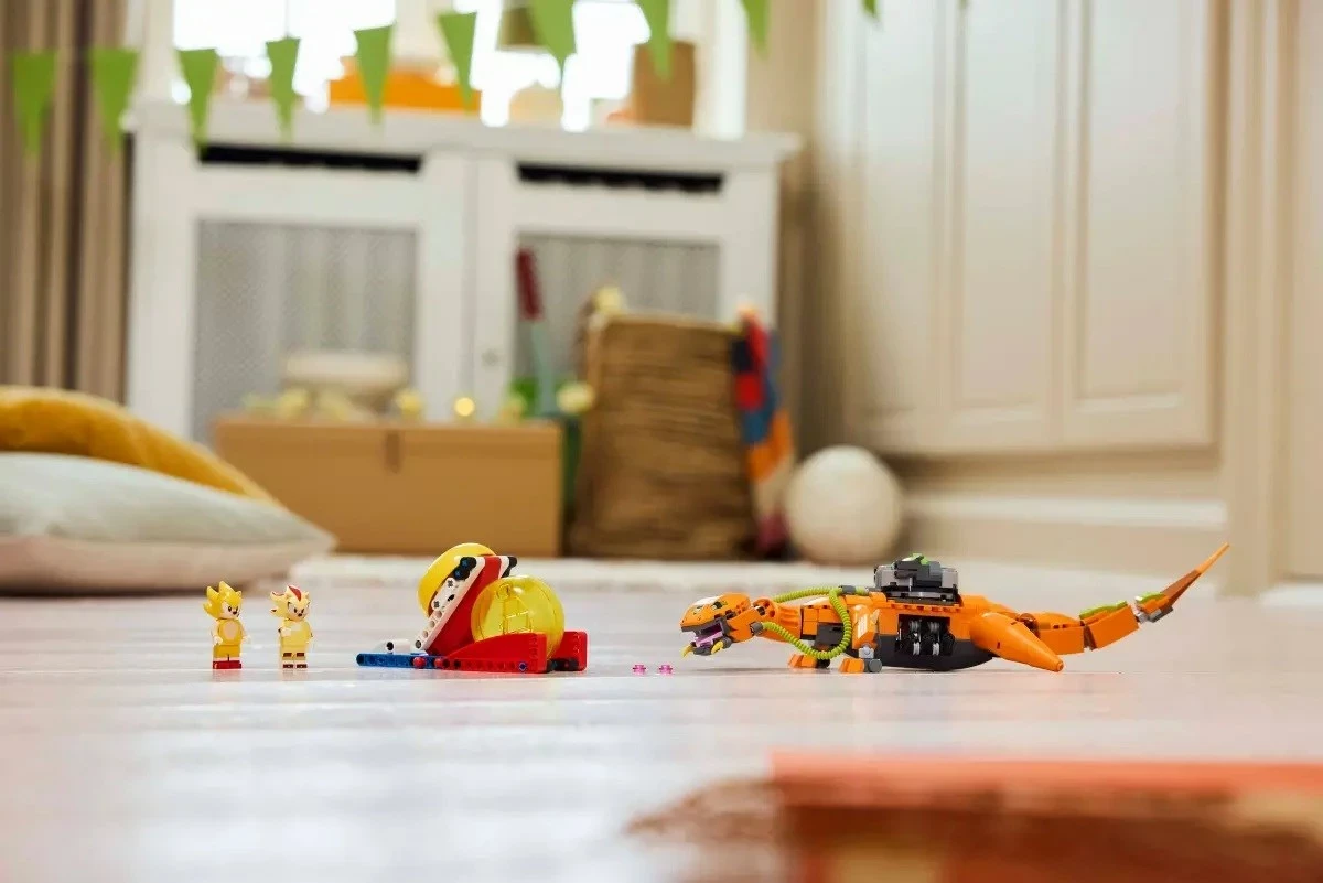 Set LEGO Sonic the Hedgehog 77003, Super Shadow vs. Biolizard