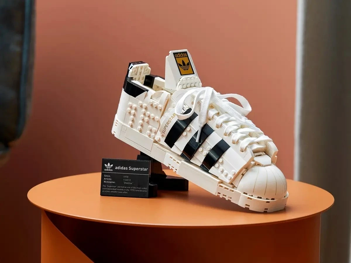 Set LEGO Adidas Originals Superstar, 731 pjesë