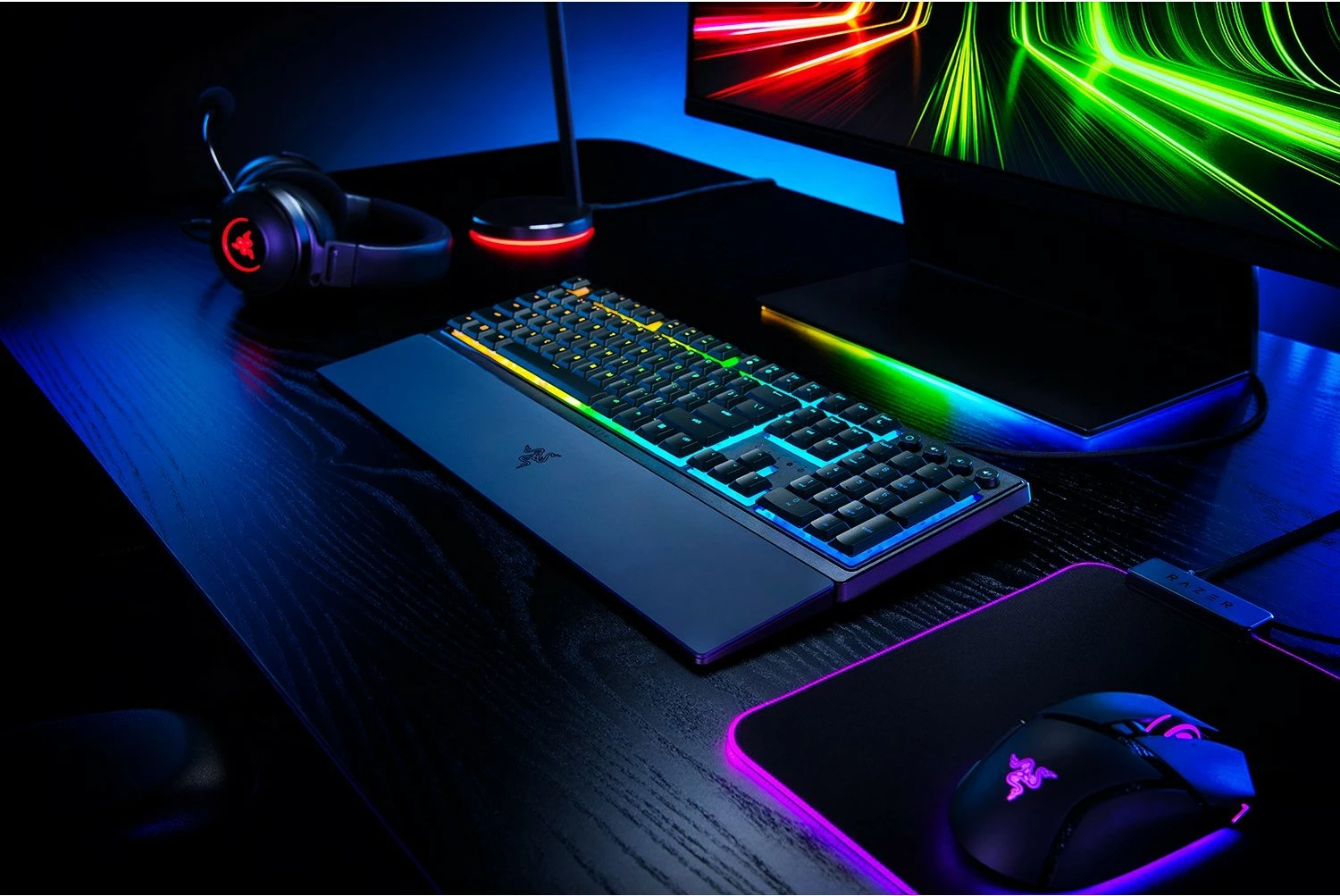 Tastierë gaming Razer Ornata V3, RGB, me kabllo, DE-Layout, me mbështetëse dore, e zezë