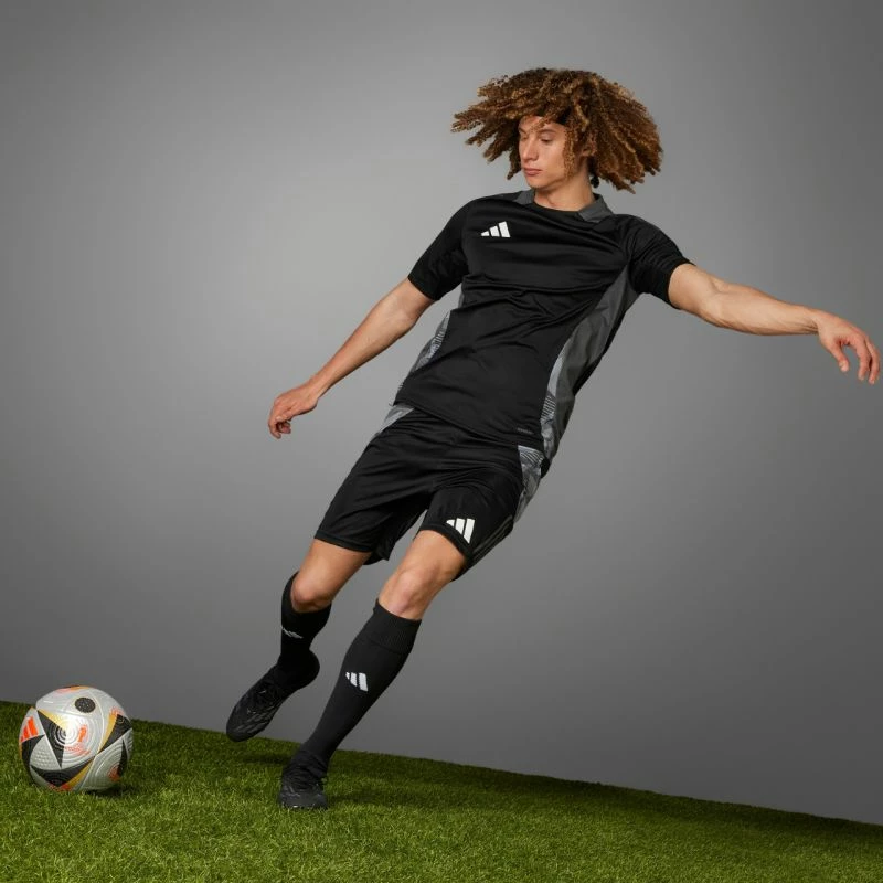 Top futbolli adidas, gri/argjendtë