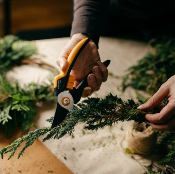 Gërshërë krasitëse Fiskars Solid P341, 1057164, e zezë/portokalli