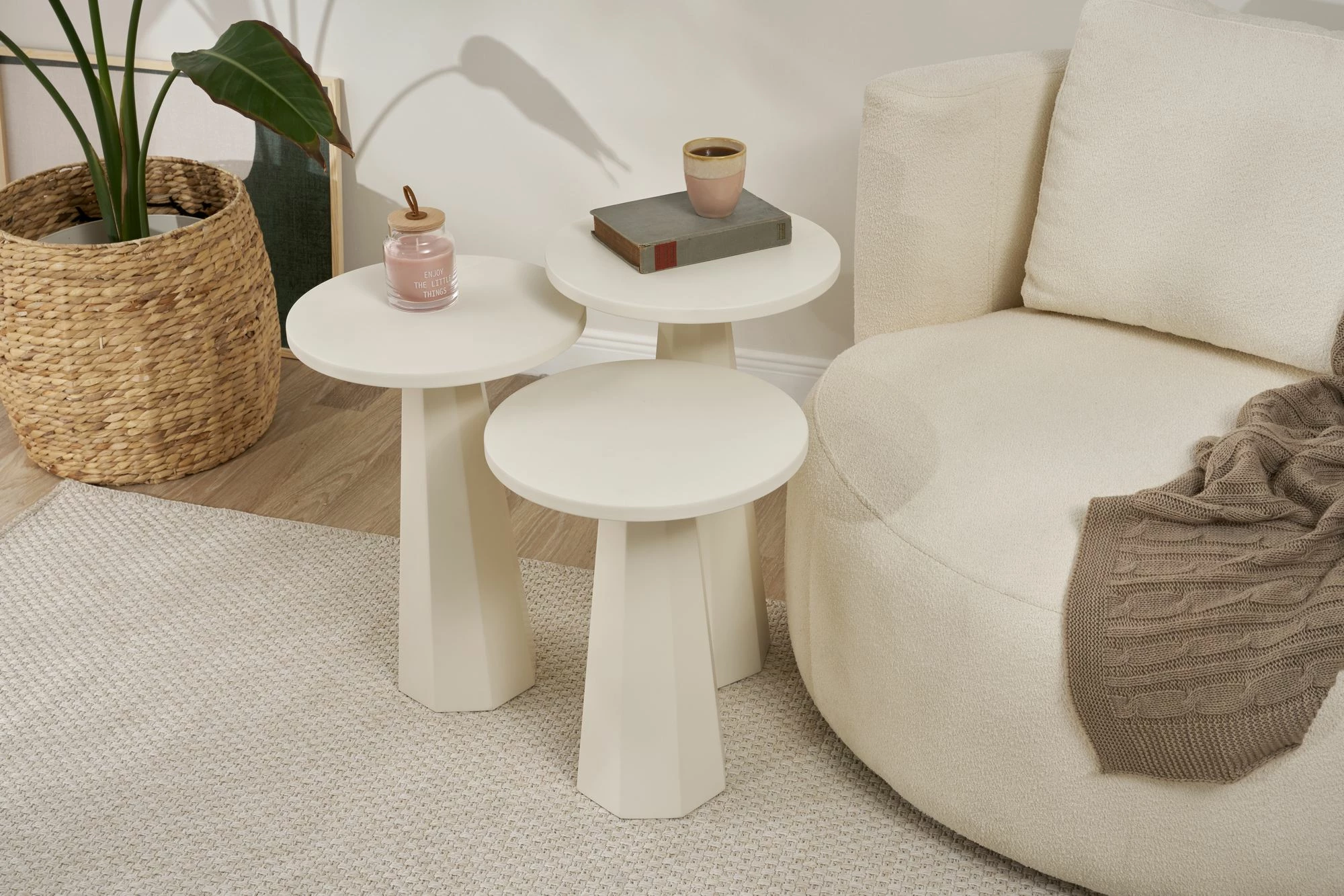 Set tavolinash anësore Skye Decor, Lilyum (57 + 52 + 47) - e bardhë