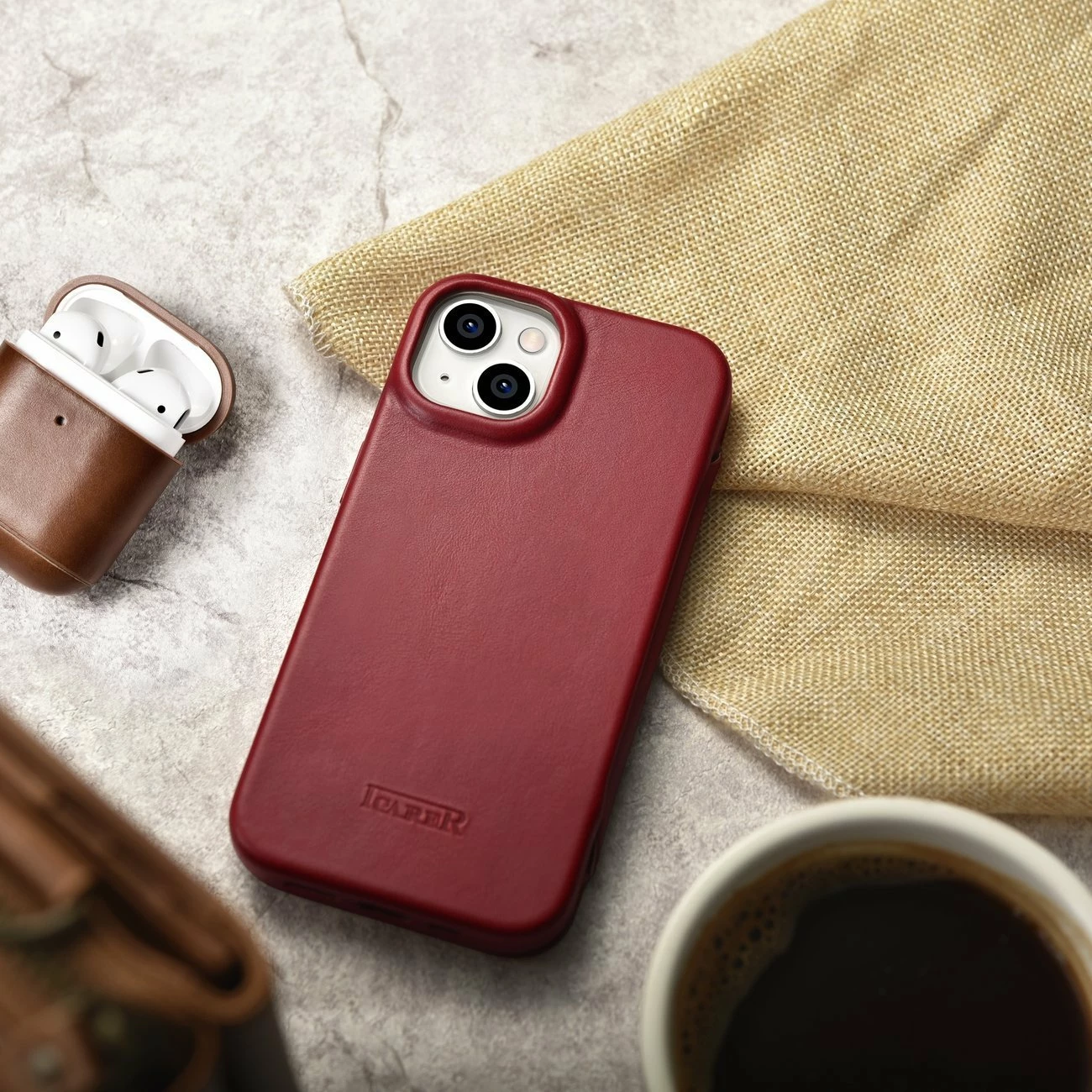 Mbështjellës iCarer CE Oil Wax Premium Leather Folio AKI14220707-RD për iPhone 14 Plus, lëkurë natyrale, me flapa magnetike, MagSafe, kuqe