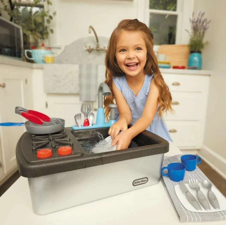 Set lojërash kuzhine lavaman + sobë, Little Tikes, 654497-EUC, me pompë uji dhe tinguj, 13 aksesorë, zi/gri