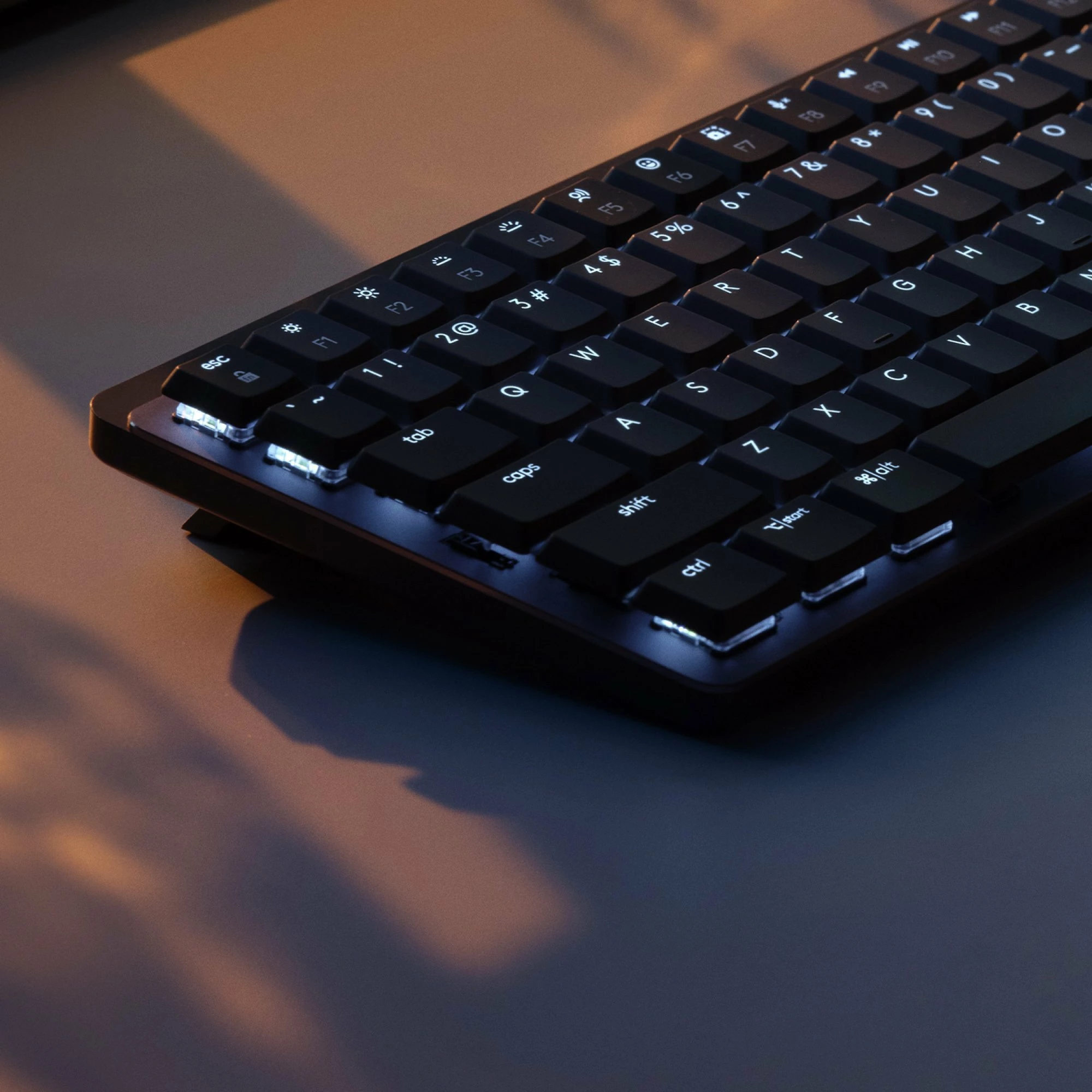 Tastierë mekanike wireless Logitech MX Mechanical Mini 920-010782, low-profile, US INTL, me ndriçim, Graphite
