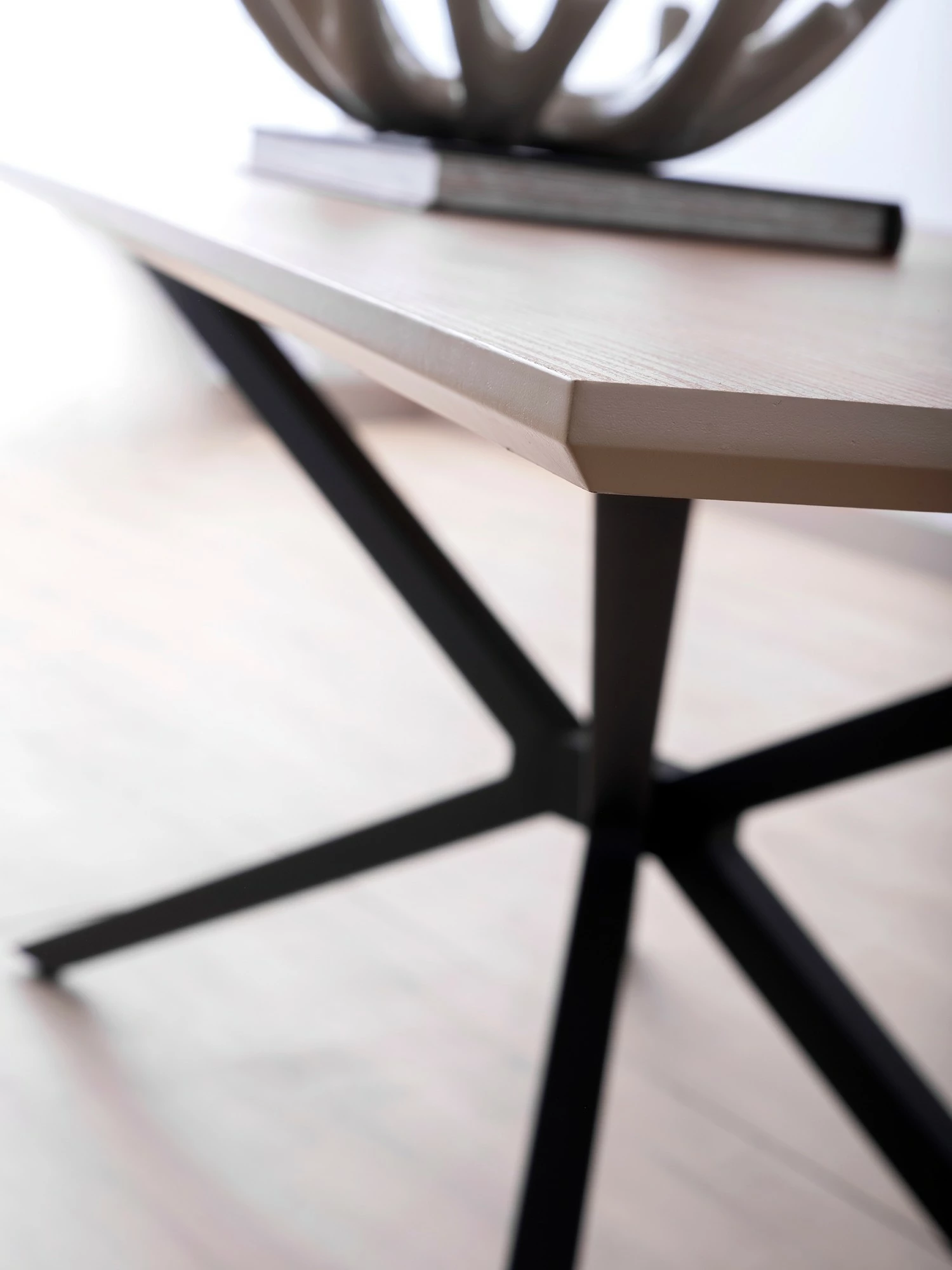 Tavolinë ngrënieje, ngjyrë lisi, Skye Decor, Nox - 3001