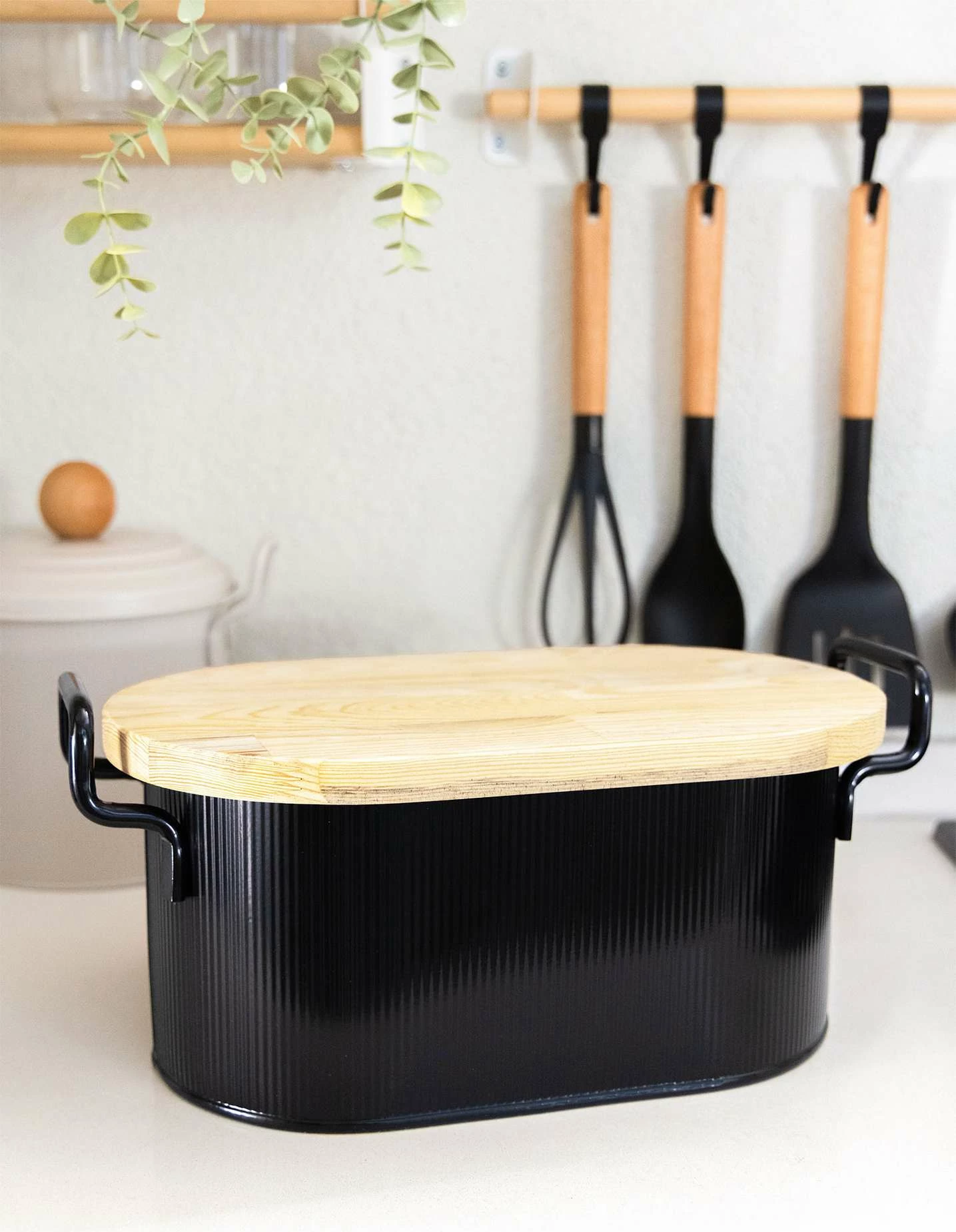 Kuti buke Hermia, e zezë, STP0002, 39x22x16 cm