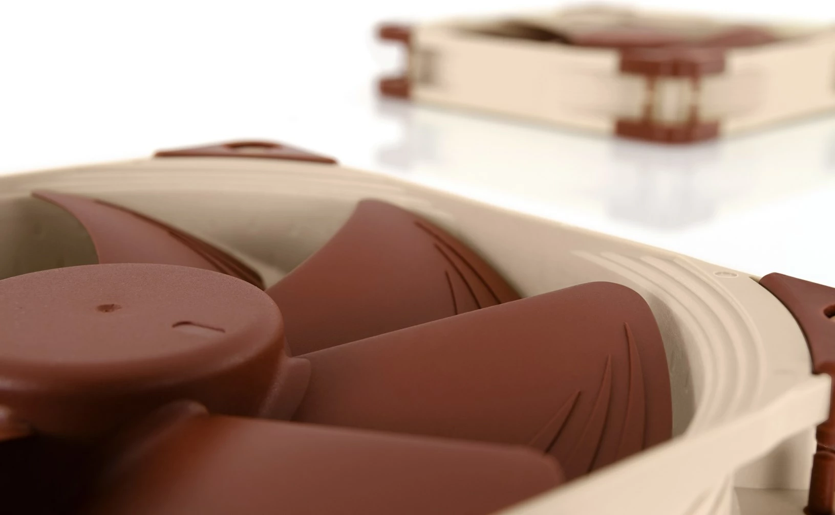 Ftohës Noctua NF-A14, 14cm, bronzë