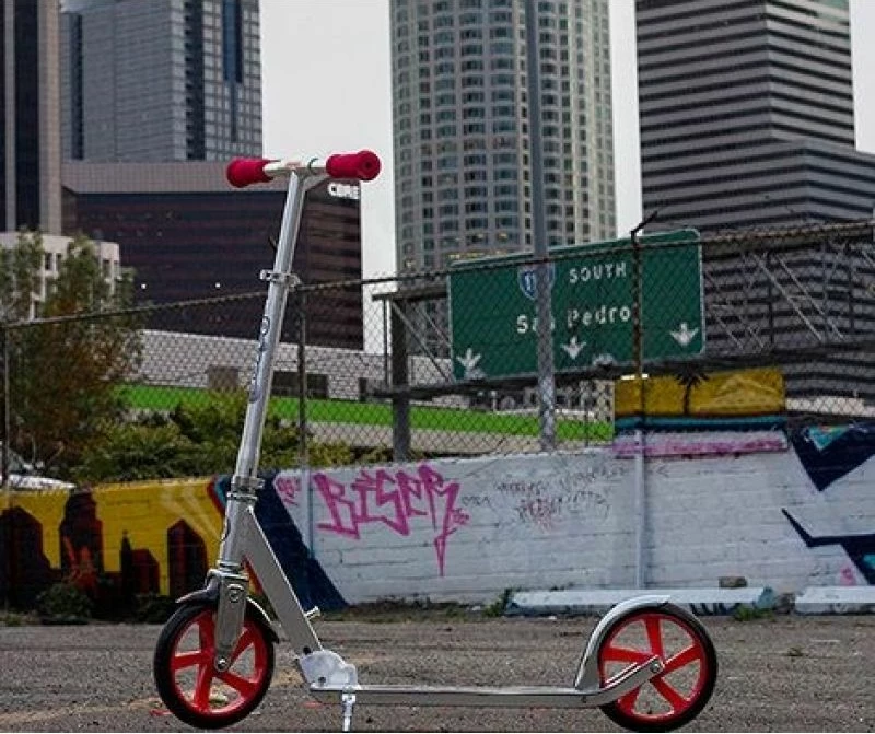 Skuter për fëmijë Razor, i argjendtë