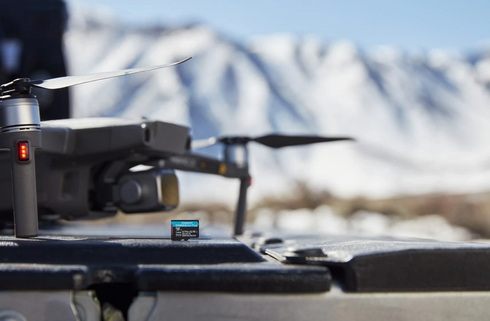 Kartelë microSDXC Kingston Canvas Go Plus 64GB me adapter, e zezë