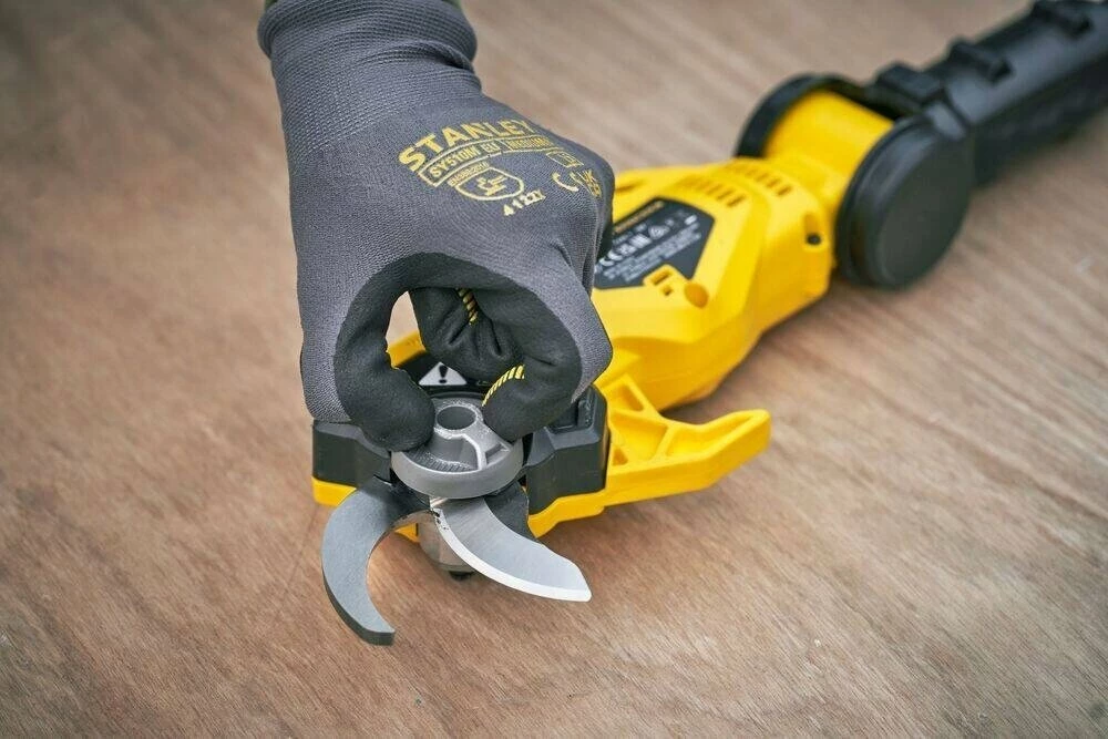 Gërshërë krasitëse teleskopike me bateri Stanley Fatmax SFMCPP632B-XJ 18V, 2.4 m, 32 mm