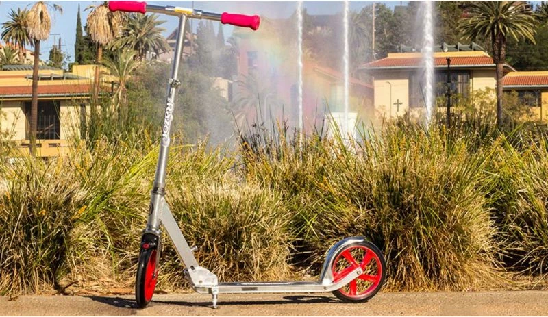 Skuter për fëmijë Razor, i argjendtë