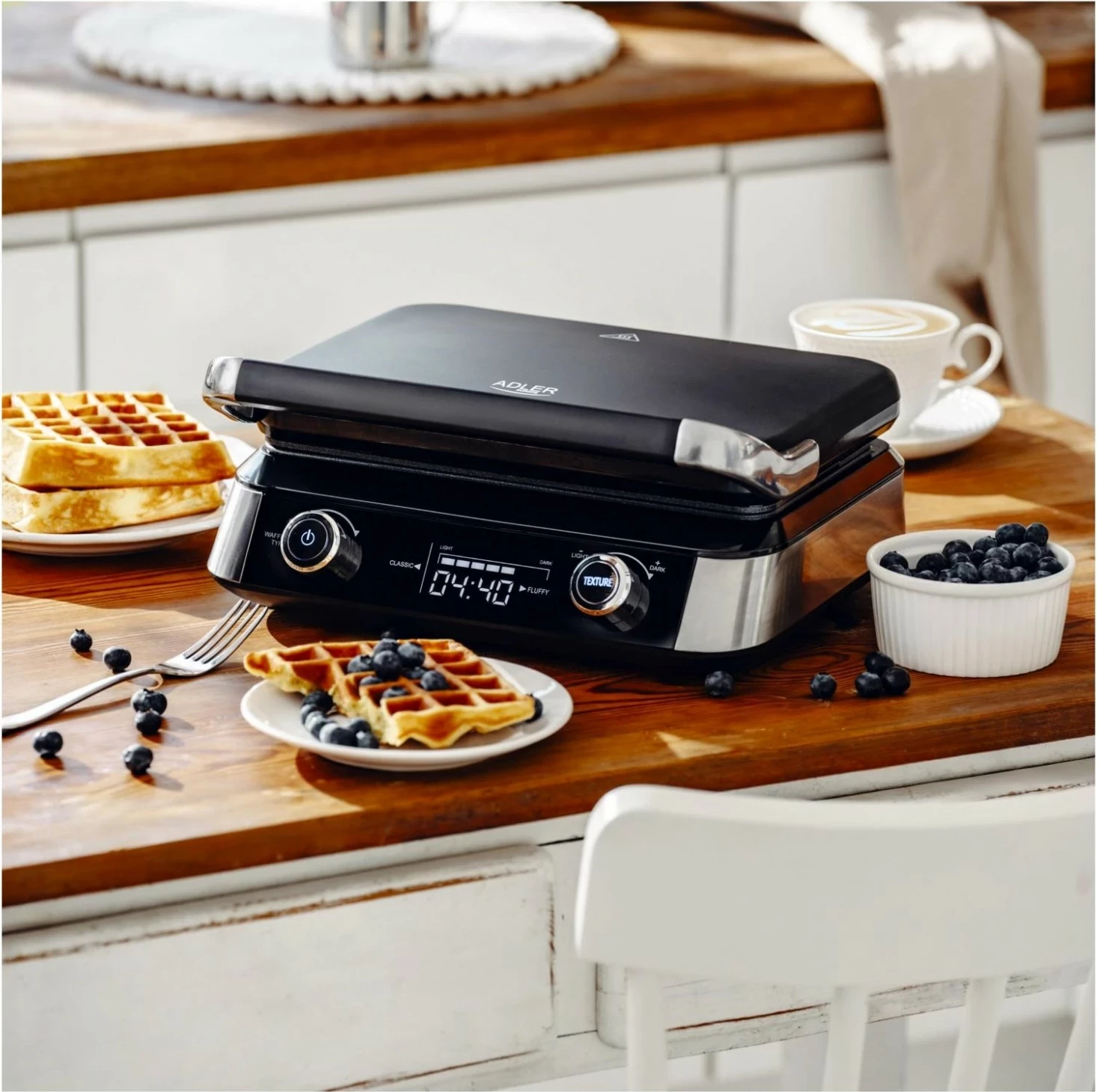 Pjekës gofrash Adler AD 3084, 1600W, i zi