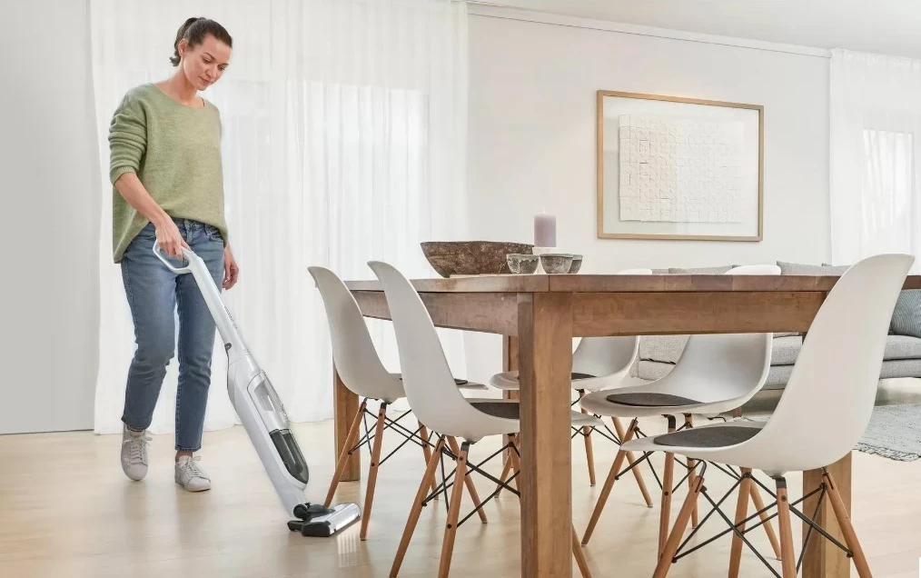 Fshesë elektrike Bosch Serie 4 BCH3P2301, pa qese, 0.4 L, e bardhë