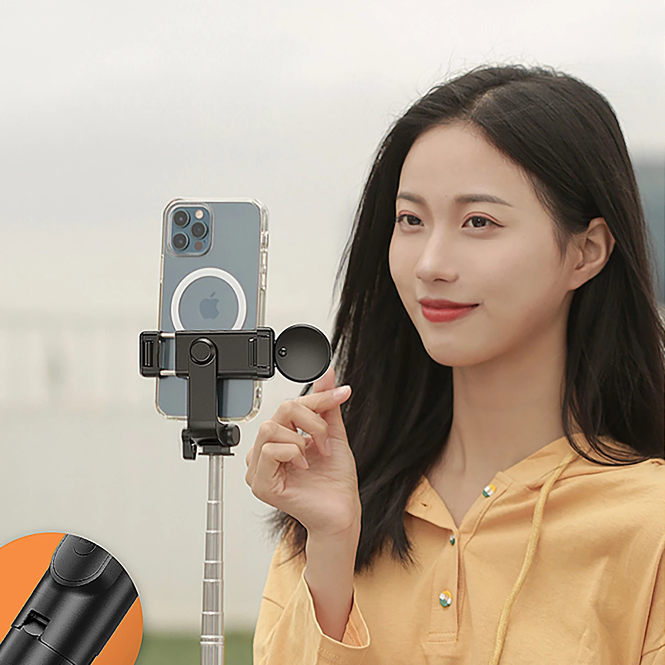 Selfie stick Hurtel WH1YXS tripod teleskopik 1m me llambë LED, mbajtëse telefoni, e zezë