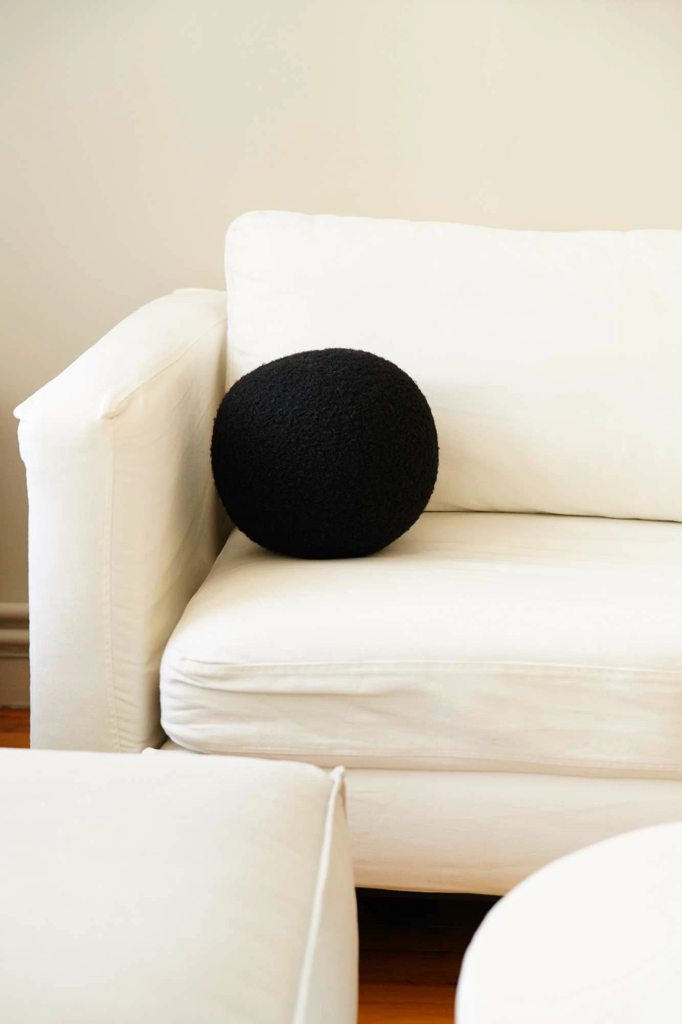 Jastëk dekorativ Evila Originals, Teddy Top 20, ngjyrë e zezë