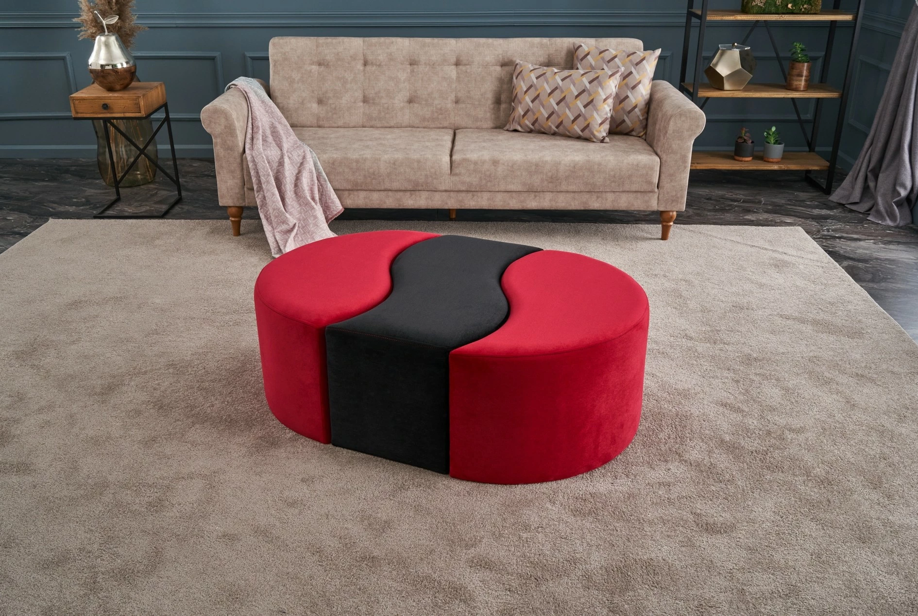 Puf Atelier del Sofa, Alya, e kuqe dhe e zezë