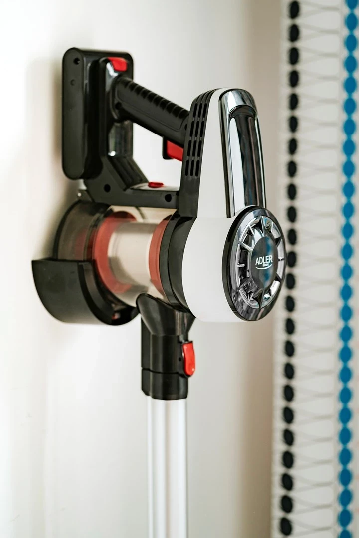 Pastrues vertikal Adler AD 7048, i zi