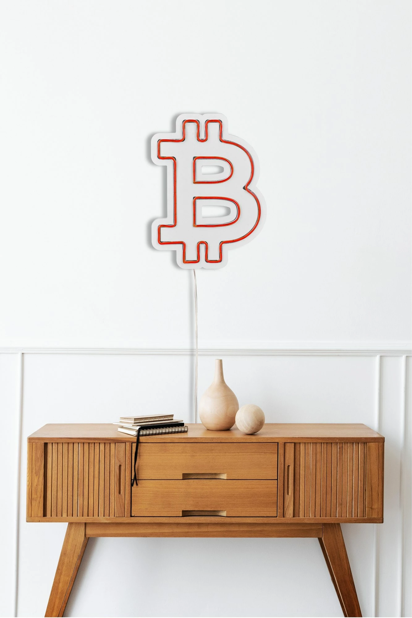 Dritë murale dekorative plastike LED, simboli i Bitcoin, e kuqe