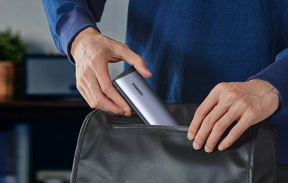 Kasë për SSD Ugreen CM767 M.2 NVMe USB-C 3.2 10Gbps, argjendtë