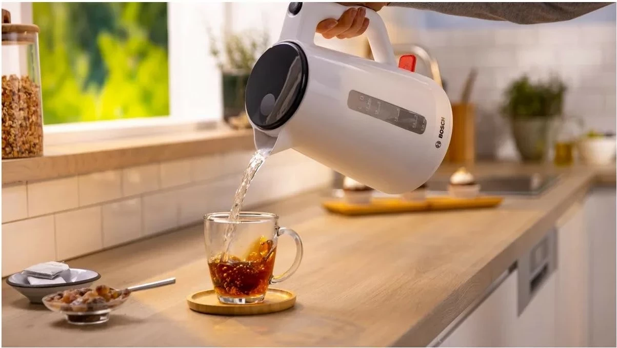 Çajnik Bosch TWK1M121, 1.7L, 2400W, bardhë