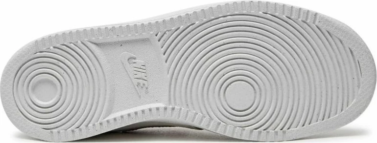 Atlete Nike për femra, të bardha