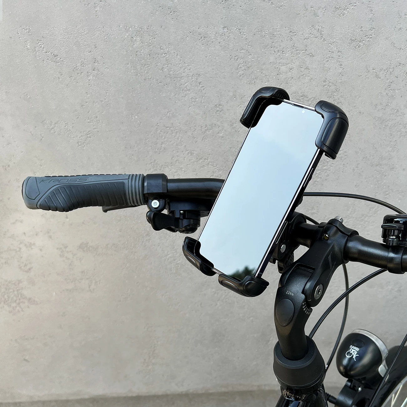 Mbajtës telefoni Wozinsky WBHBK6 për timon biçiklete, motoçiklete apo trotinete, i zi