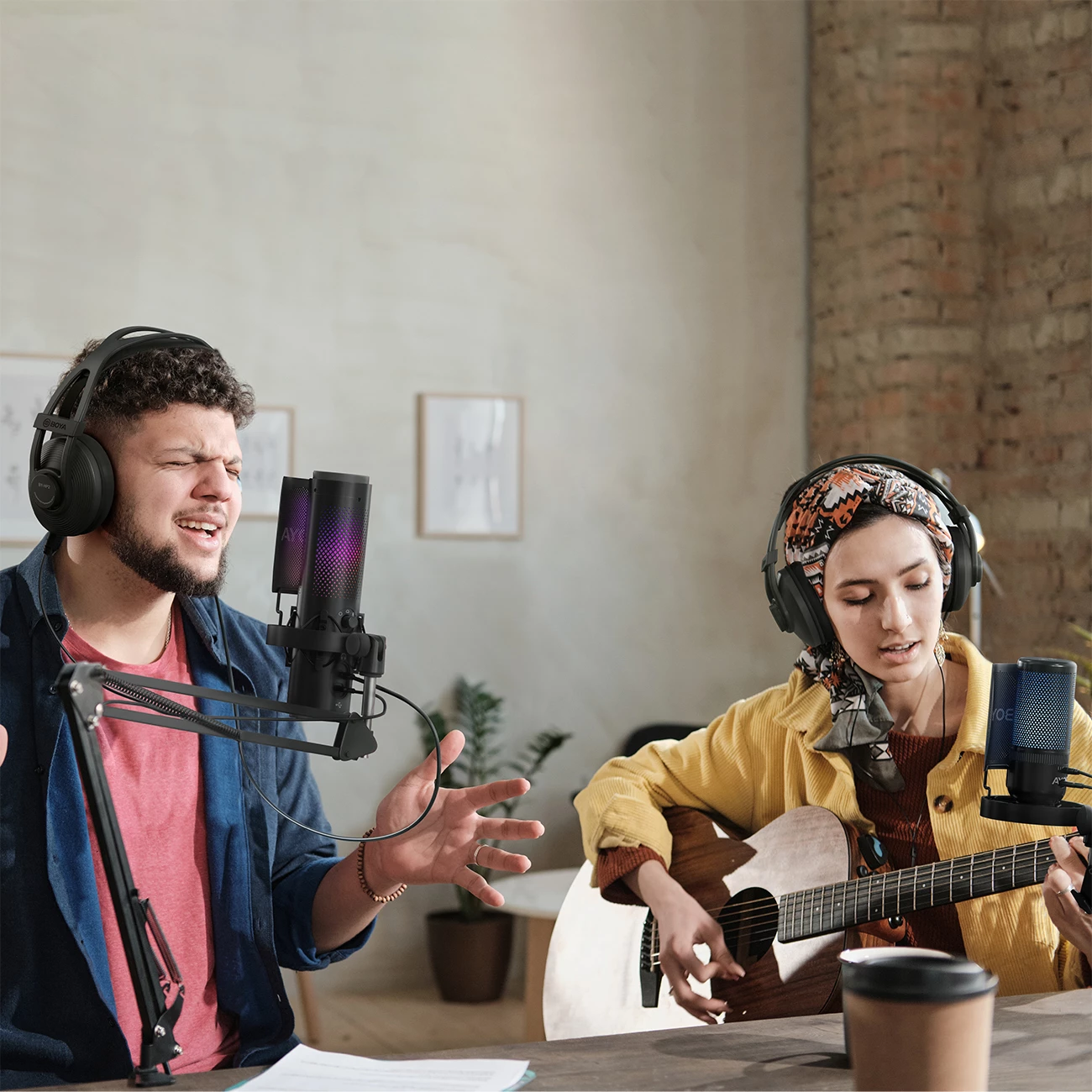 Mikrofon BOYA K9 me kabllo USB-C, 48 kHz 24-bit, RGB, me stendë tavoline dhe pop filter, i zi