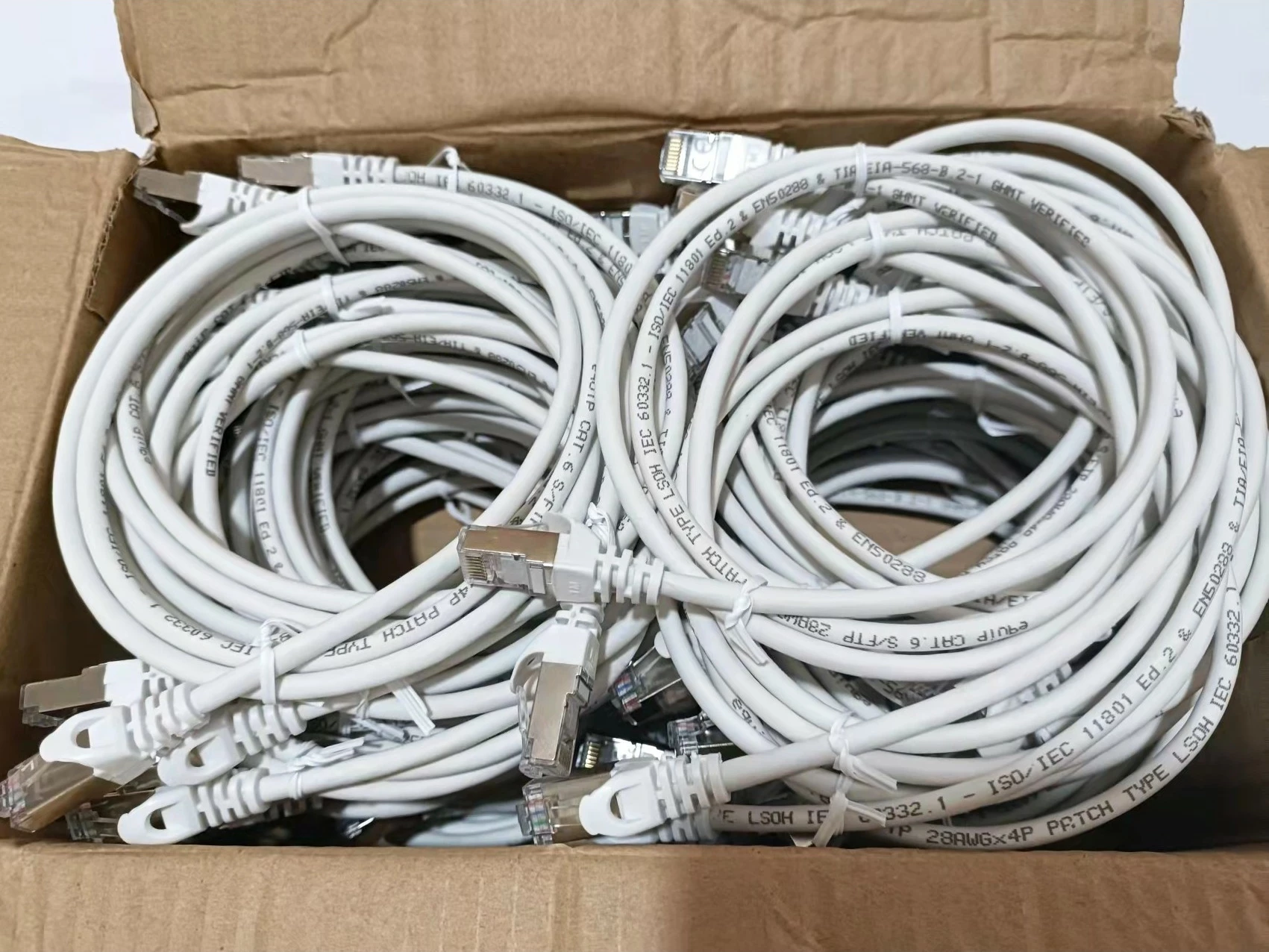 Kabllo rrjeti Cat6 Equip 1m, RJ-45, S/FTP, e bardhë