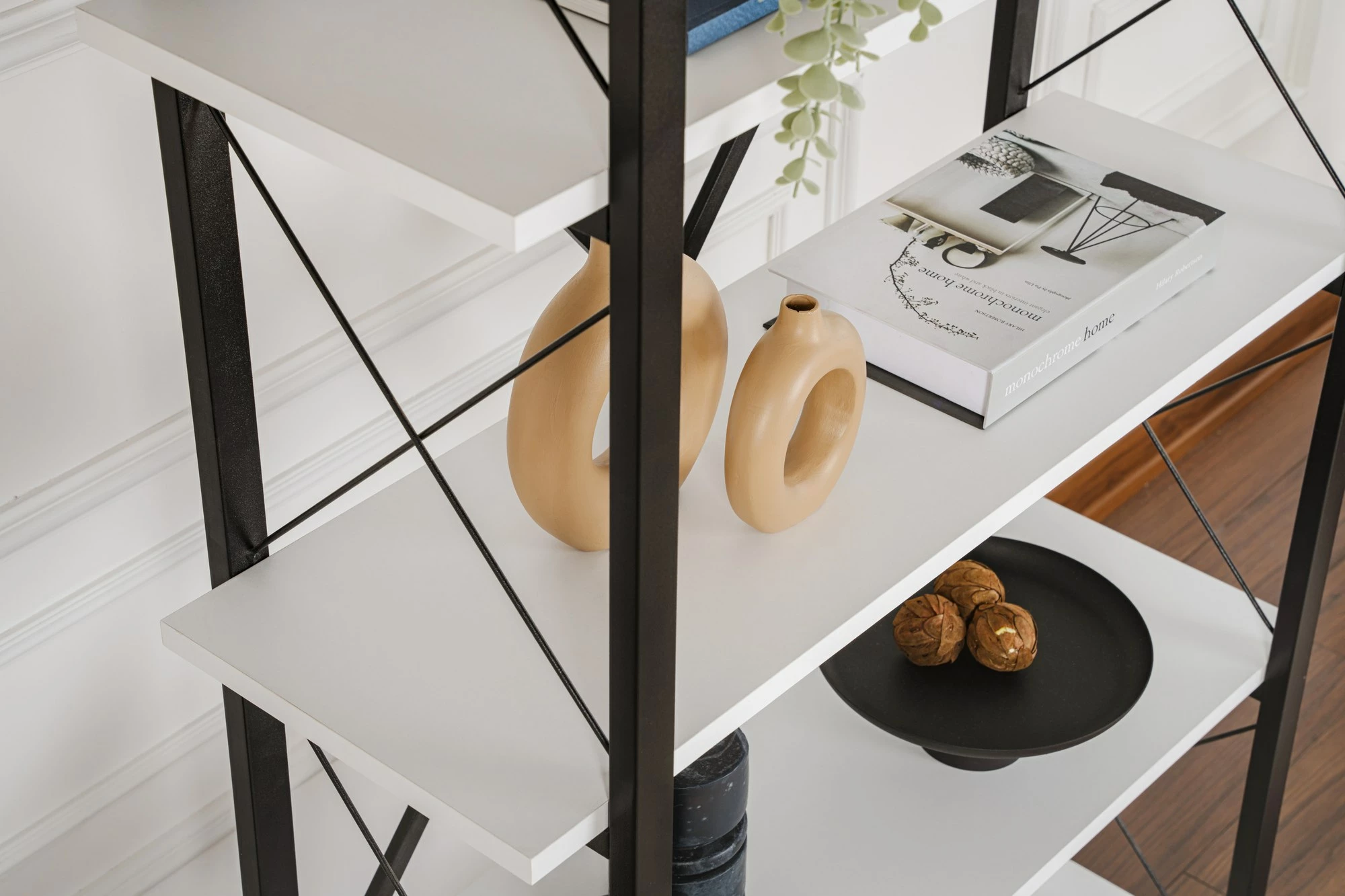 Raft librash Nordure, Elysian, bardhë e zi