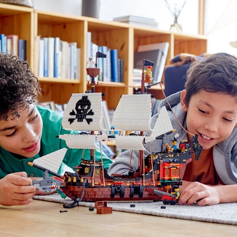 Lodër për fëmijë LEGO, anije e piratëve