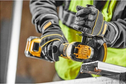 Brusilë këndore DEWALT 18V, akumulator, version bazik, verdhë/zezë
