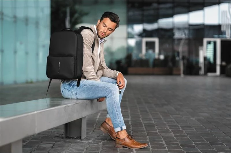 Çantë shpine për femra Yakimasport, e zezë