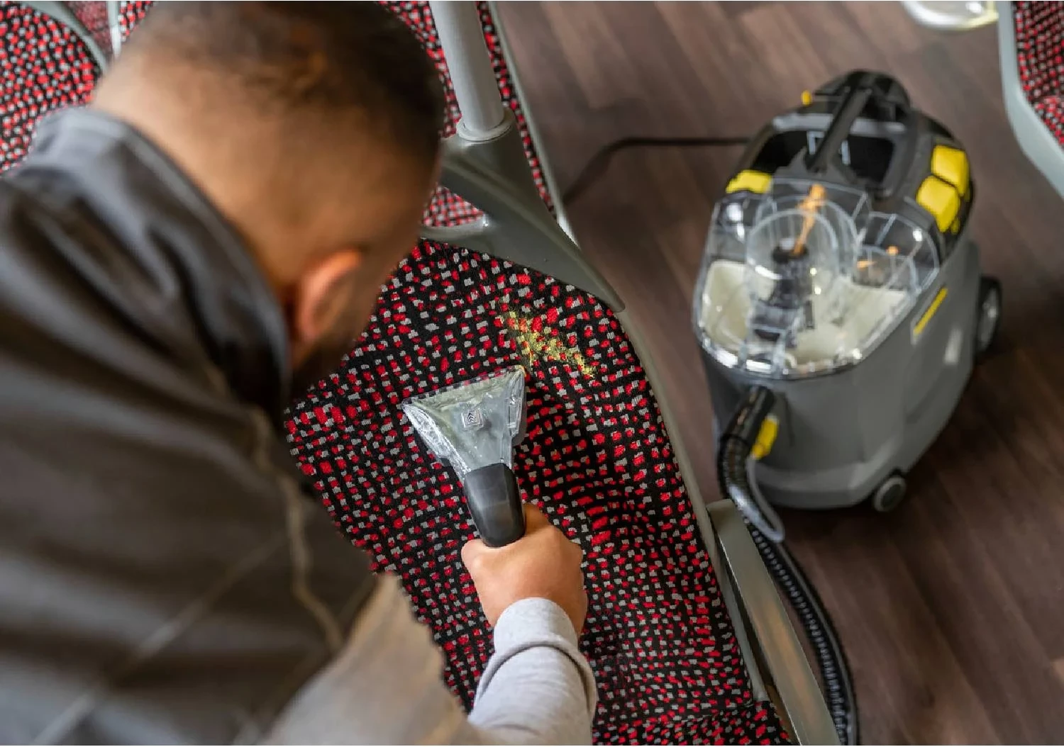 Pastrues qilimash me ekstraksion, Karcher Puzzi 8/1 Adv (1.100-241.0), 1200 W, rezervuar 8L/7L, kabllo 7.5 m, ngjyrë antracit, set aksesorësh