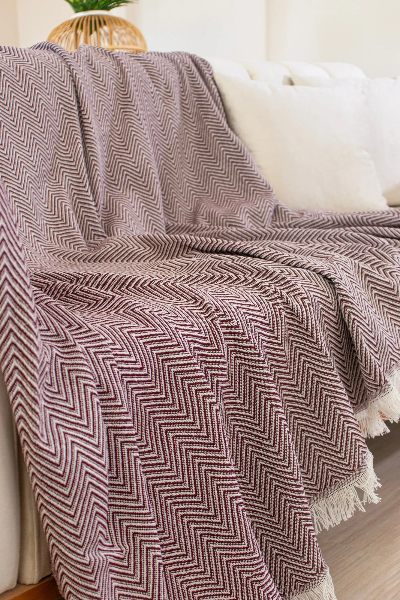 Mbulesë divani L'essentiel, e endur, ngjyrë e kuqe e thellë (Claret Red)