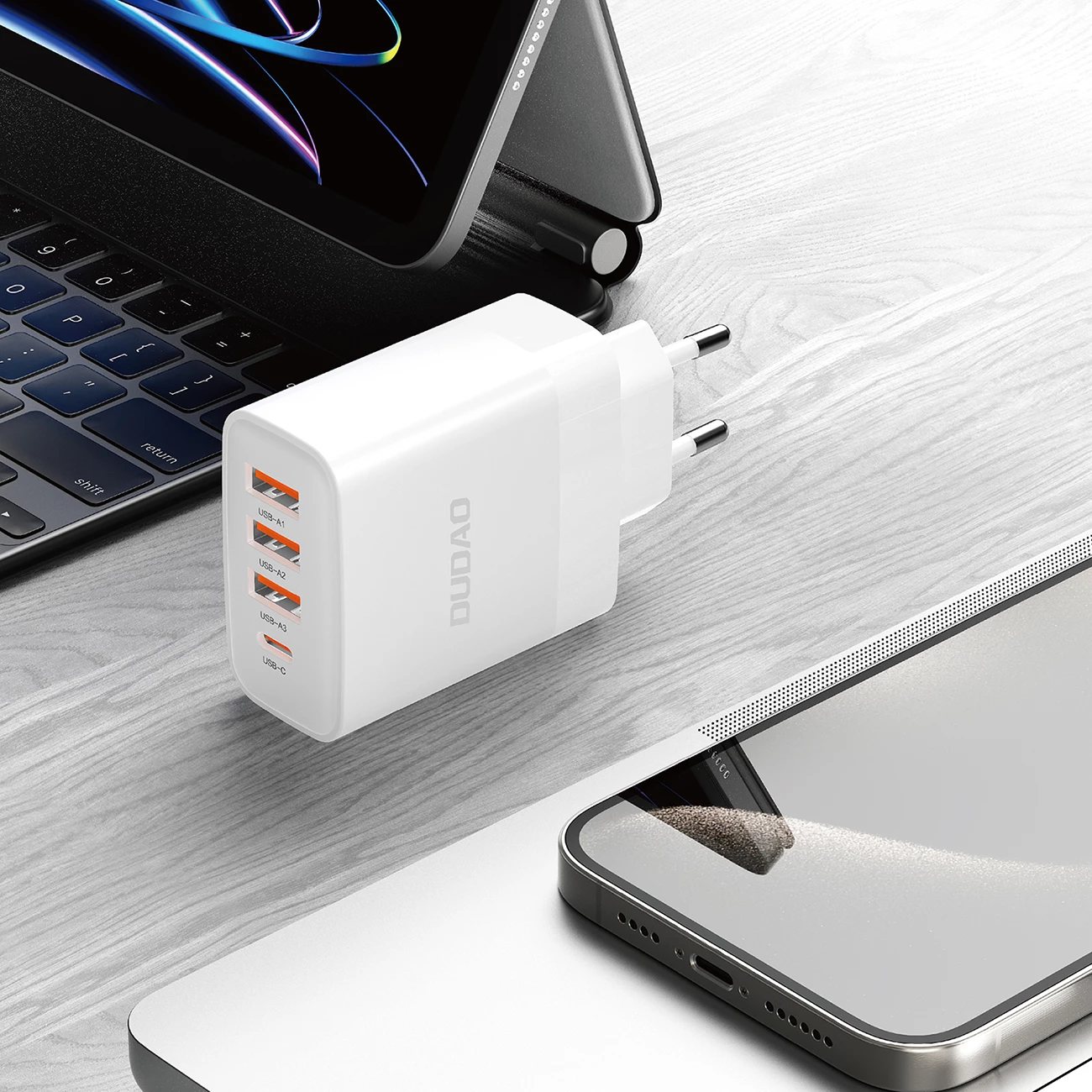 Karikues muri Dudao A5HEU, 3x USB-A, 1x USB-C, 20W, i bardhë