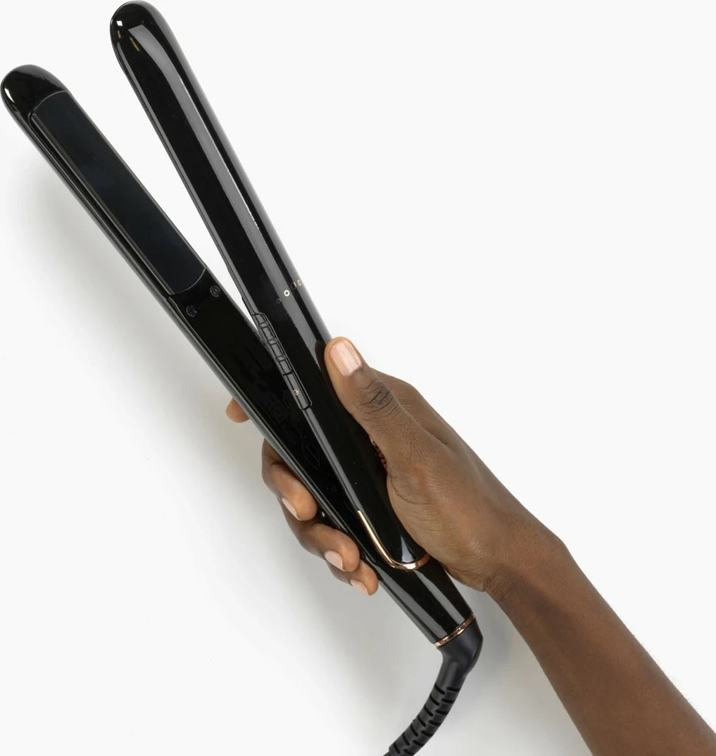 Drejtues flokësh BaByliss Smooth Finish ST250E, qeramik-turmalin, e zezë