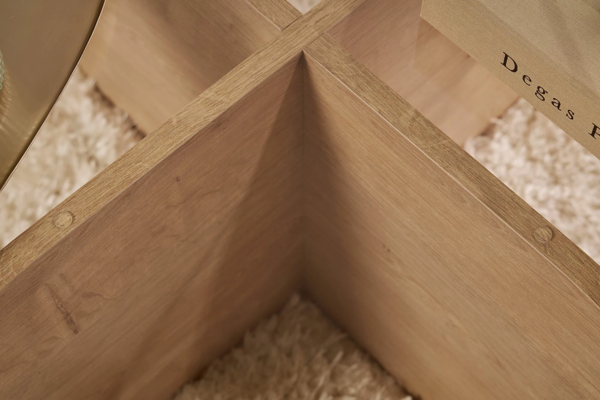 Tavolinë kafeje Nordure, Aeris, ngjyrë lisi safir, xham transparent