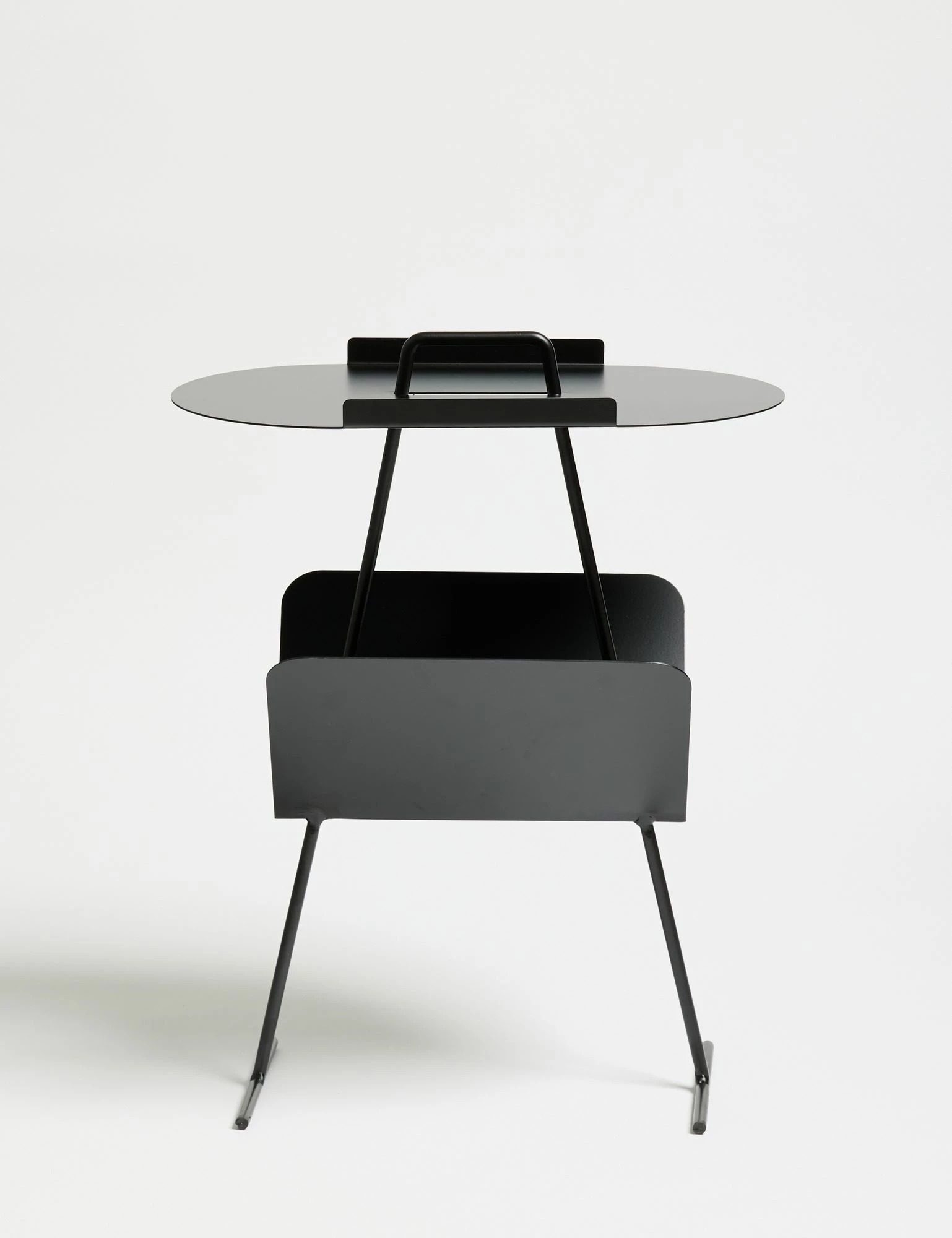 Tavolinë anësore Skye Decor, Goddy, e zezë