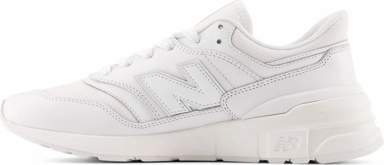 Atlete New Balance, të bardha