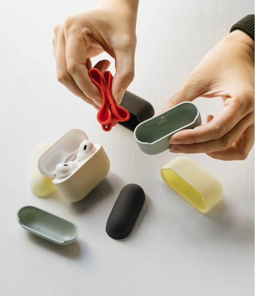 Mbështjellës Ringke për AirPods Pro/Pro 2, Silikon, Blu e errët, me karabinë