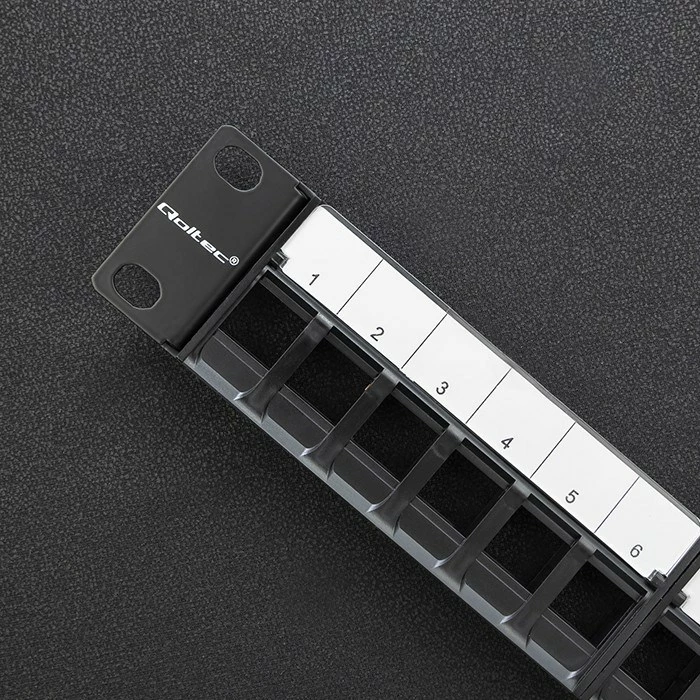 Patch panel Qoltec 54516 për rack 19", 24 porta, 1U, UTP, e zezë