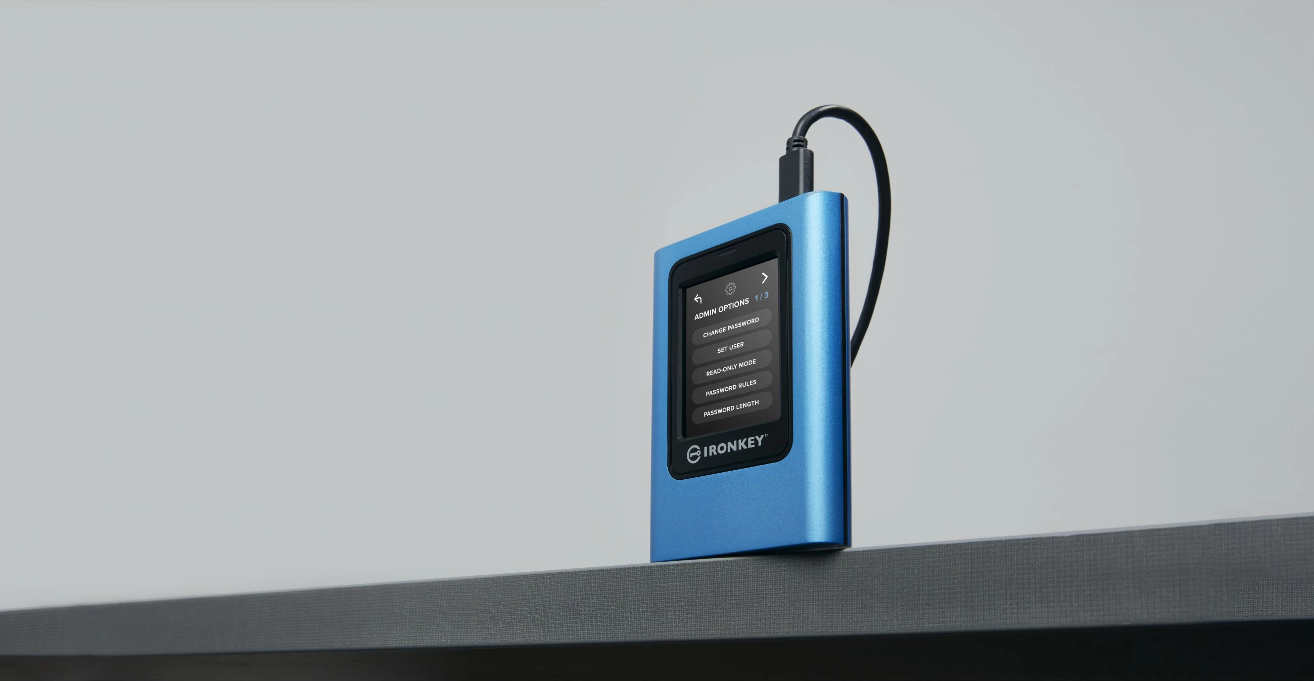 SSD i jashtëm Kingston IronKey Vault Privacy 80, 3.84 TB, Blue