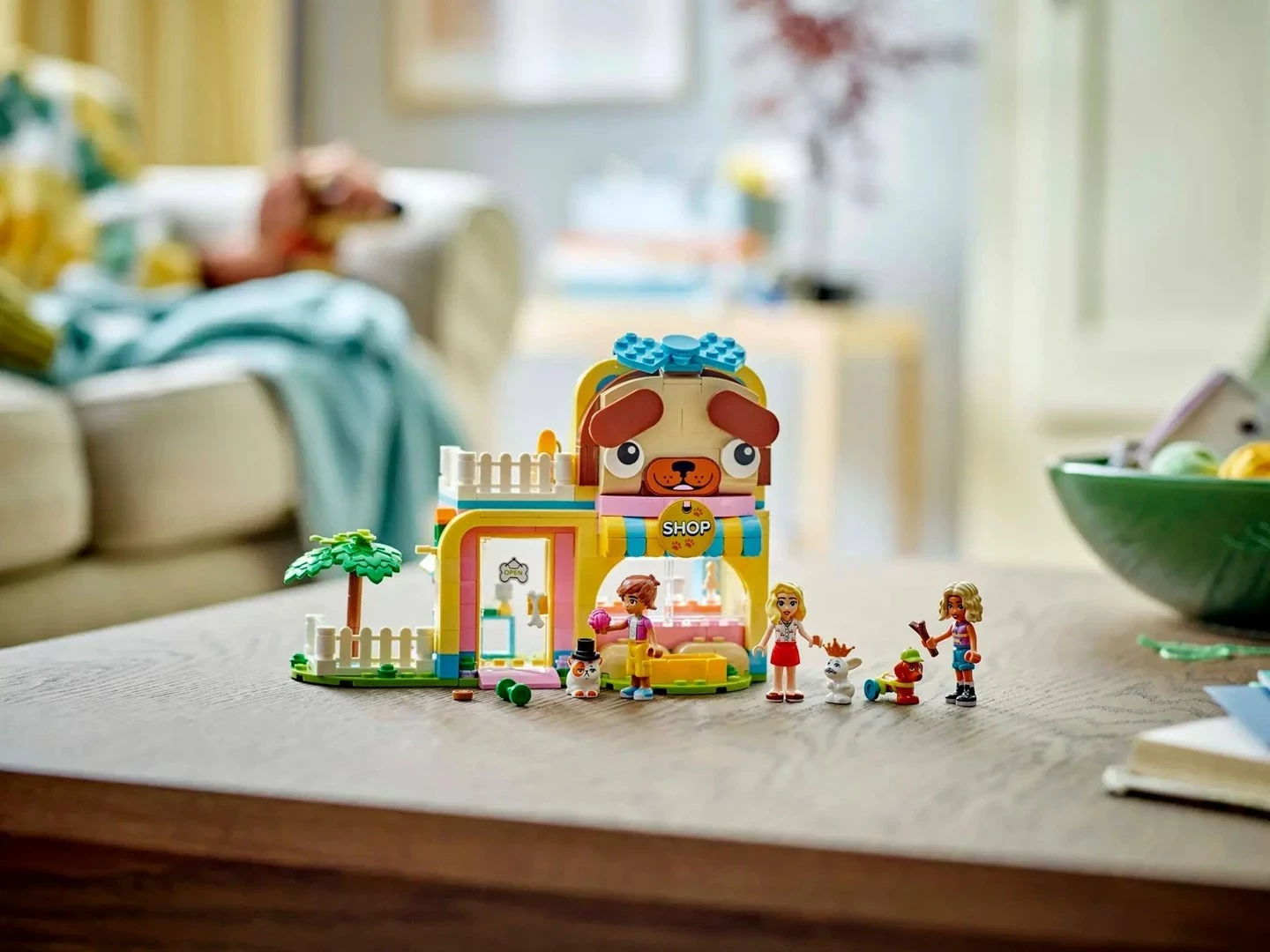 Set LEGO Friends 42650 Dyqan Aksesorësh për Kafshë