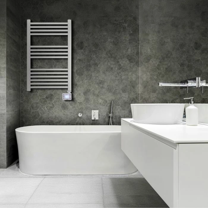 radiator elektrik shkallë për banjo Adler AD7824 600W LED touch 50×90 cm, i bardhë
