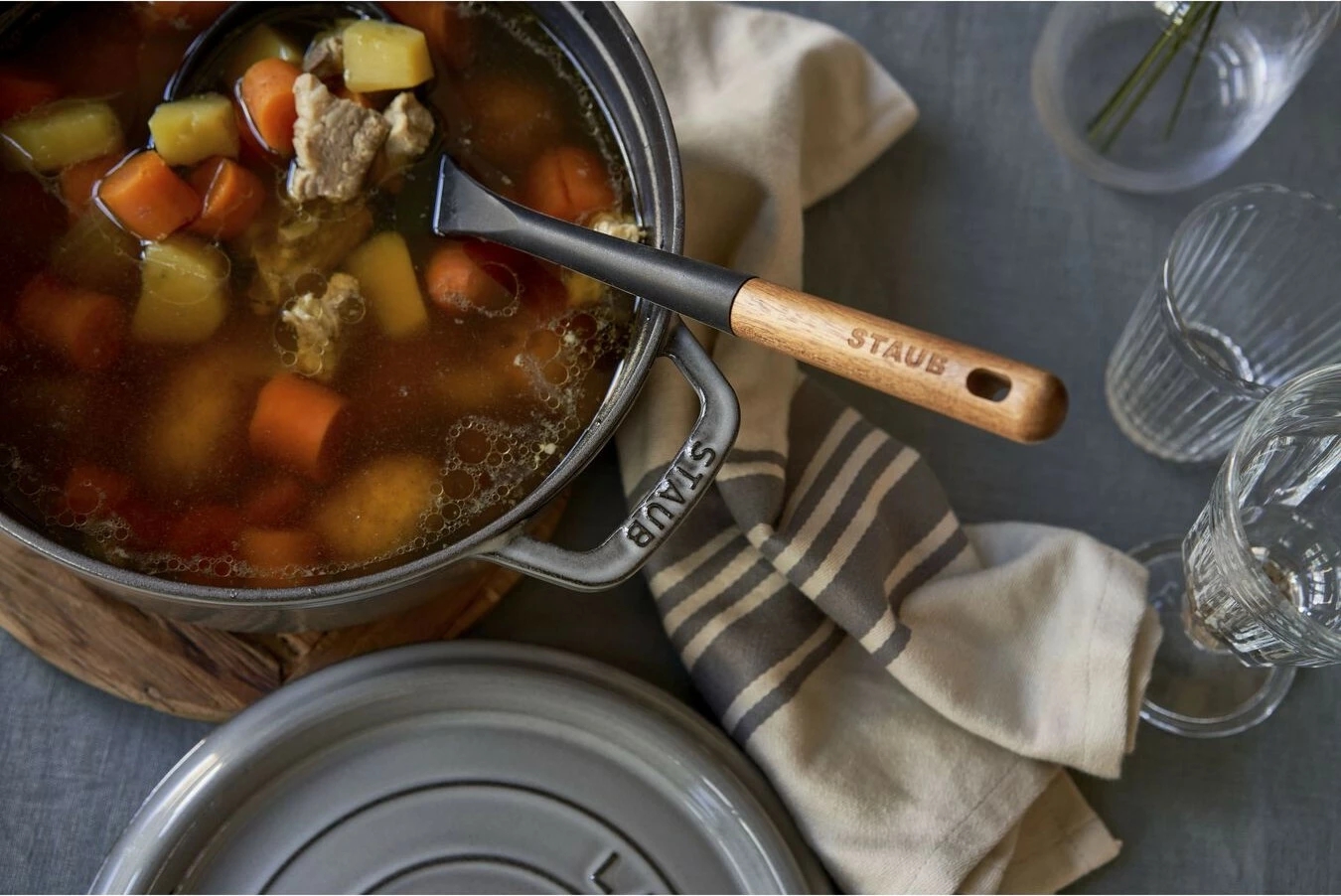 Enë pjekje Staub Cocotte 24cm 3.8L, gize, gri