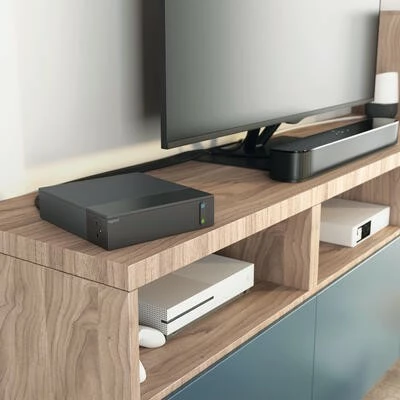 Zgjatues Legrand 049430, 8 priza (4x2P+Z + 4x2P), 2m, me mbrojtje nga mbingarkesa, i zi